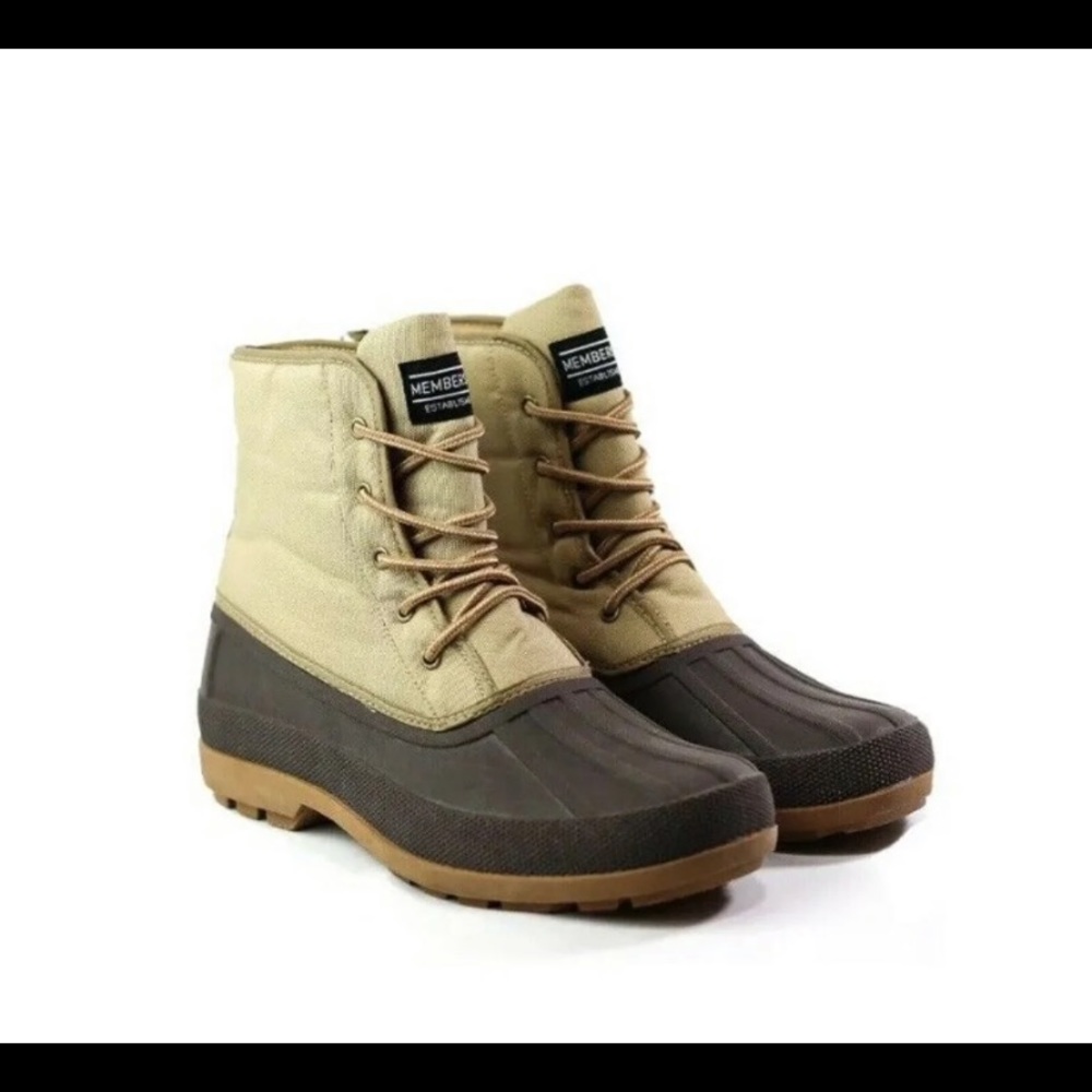 Men’s snow boots size 10 by members only